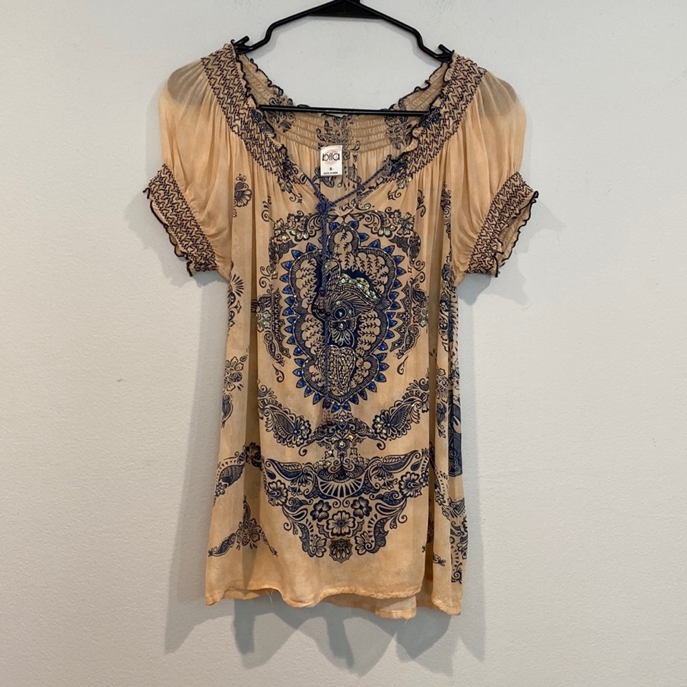 Billa Cream/Tan and Blue Patterned Short Sleeve Sheer Blouse - Size Small